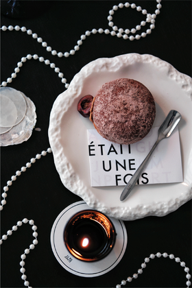 巧克力车厘子多拿滋