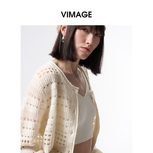 VIMAGE纬漫纪慵懒休闲风圆领镂空肌理绵羊毛针织开衫2026春季新款V2501108 商品图4