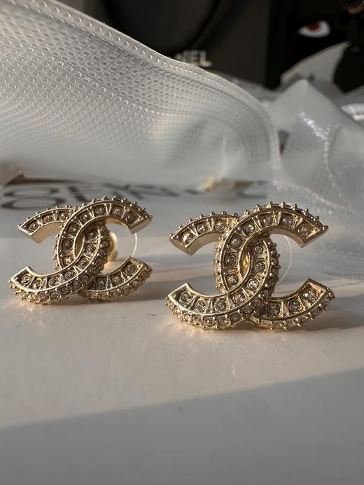 双C镶钻耳钉，经典Logo设计， Chanel的经典美学 商品图4