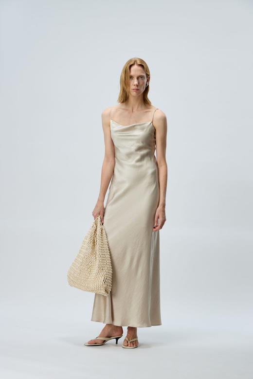 法式简约荡领吊带裙 商品图1