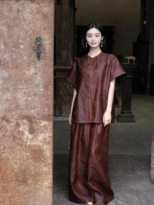 盛唐牡丹 | 紫檀色重缎红云纱阔腿裤 商品图2