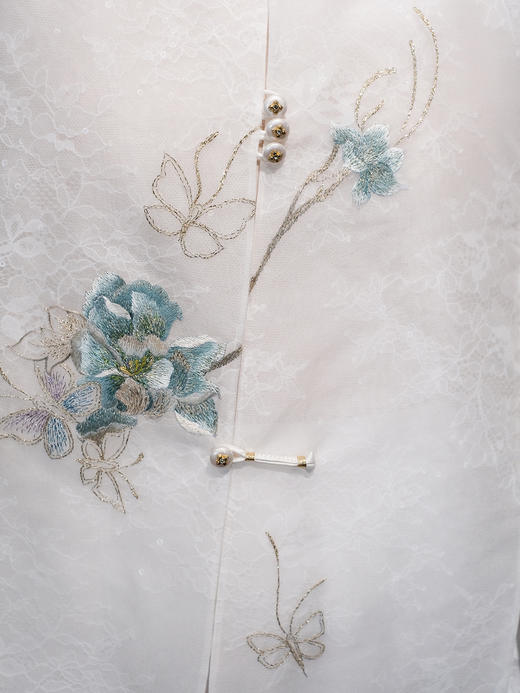 盛唐牡丹大师系列-卢梅红 | 烟罗浅蝶真丝蕾丝面刺绣马甲 商品图2