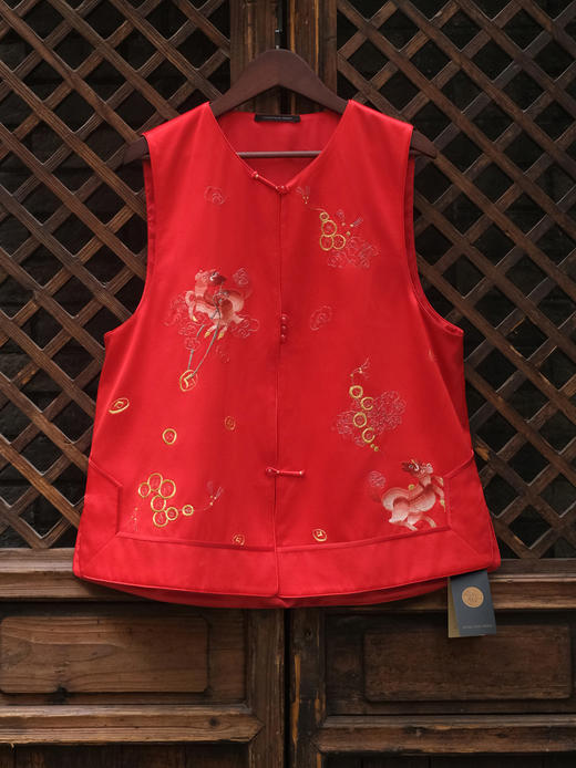 盛唐牡丹大师系列-卢梅红 | 瑞意云间真丝手绣马甲-红色 商品图10