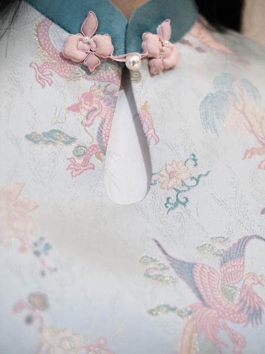 盛唐牡丹 | 龙凤呈祥重缎织金宋锦马甲 商品图3