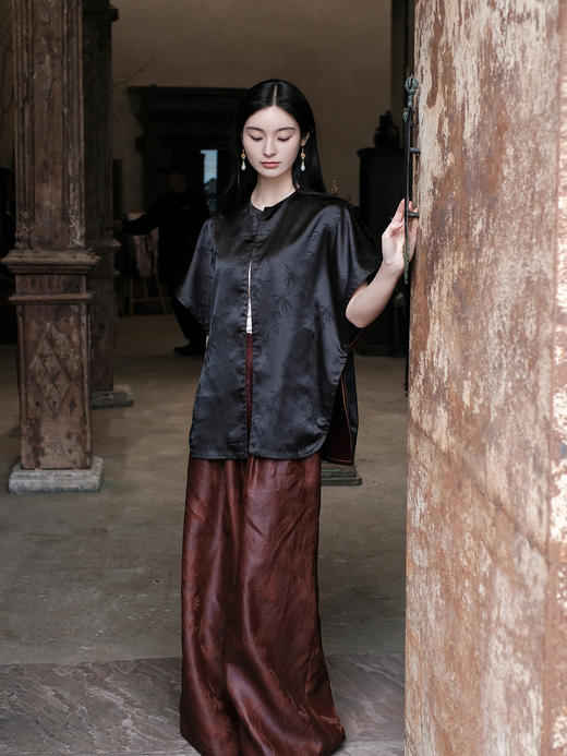 盛唐牡丹 | 紫檀色重缎红云纱阔腿裤 商品图3