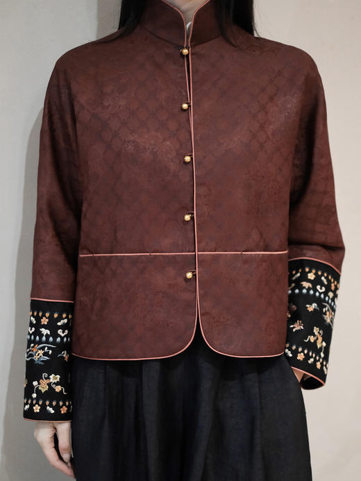 盛唐牡丹盛奢系列 | 重缎罗底红云纱手绣短外套 商品图1