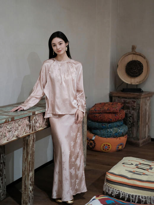 盛唐牡丹 | 银粉梅兰竹菊真丝女上衣 商品图8