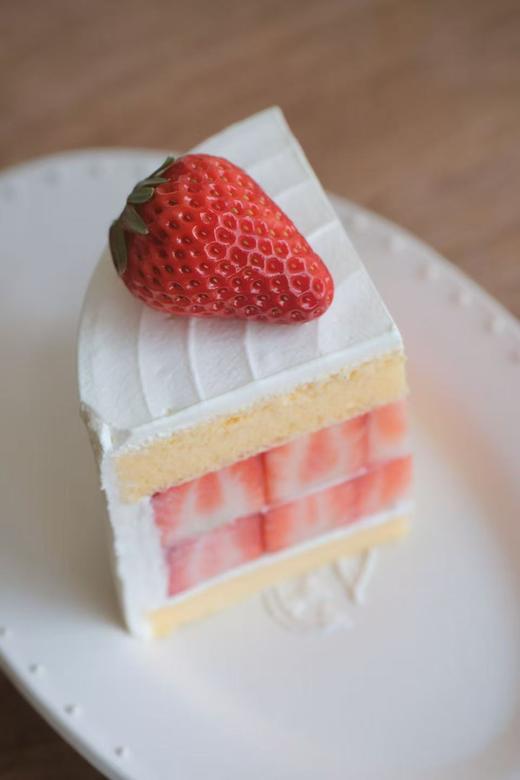 草莓切角（配送易歪介意勿拍） 商品图0