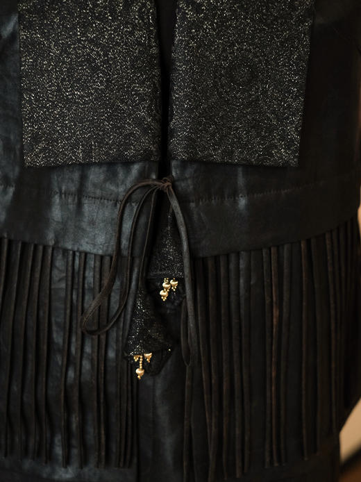 盛唐婧 | 本色行云重磅真丝香云纱阔门襟流苏马甲 商品图3