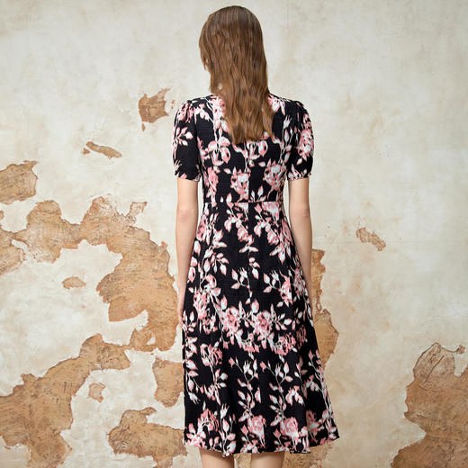 EITIE爱特爱复古鸡心领收腰印花修身连衣裙春季新款8107827 商品图4