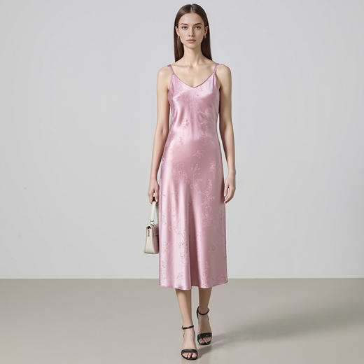 EITIE爱特爱春季新款时尚气质简约显瘦a字暗纹交叉吊带连衣裙8107829 商品图1