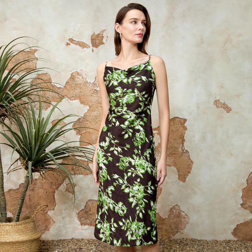 EITIE爱特爱法式气质印花垂坠显瘦吊带连衣裙春新款8107825 商品图3