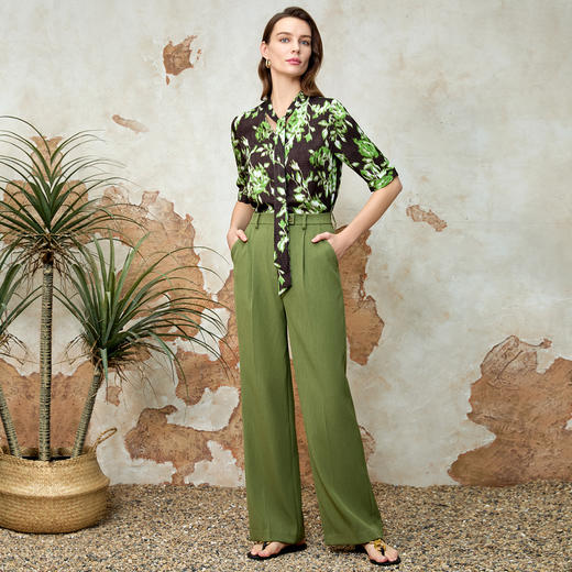 EITIE爱特爱复古飘带V领气质优雅印花中袖衬衫春季新款8109804 商品图6