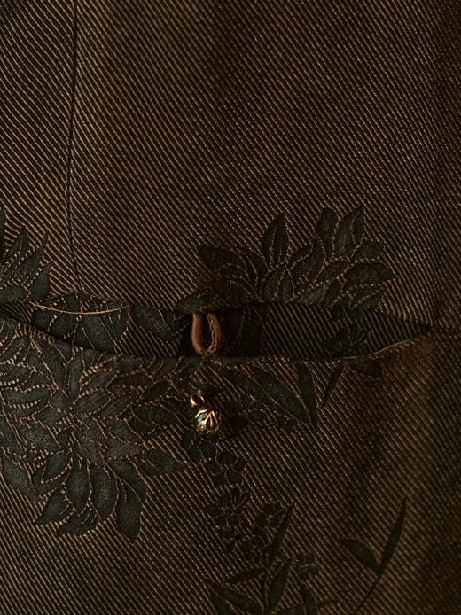 盛唐婧 | 风吟罗縠轻奢时尚香云纱重工盘扣风衣裙 商品图3