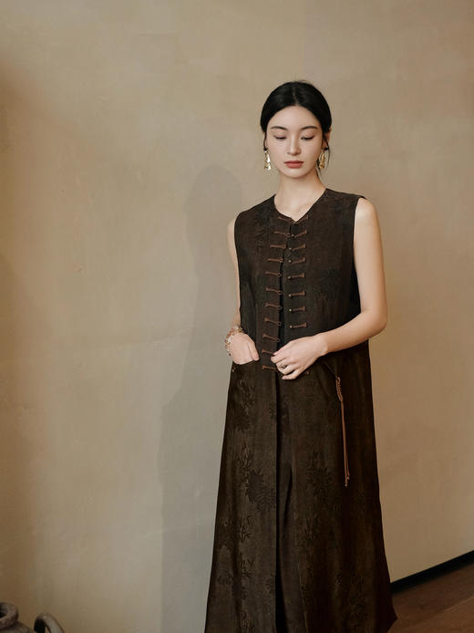 盛唐婧 | 风吟罗縠轻奢时尚香云纱重工盘扣风衣裙 商品图5