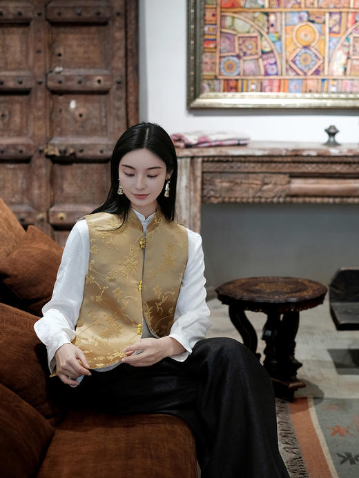 盛唐牡丹 | 松花黄真丝漳缎对襟马甲 商品图7