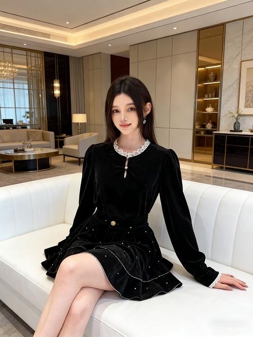 玛克门店发货：丝绒上衣货号：MF86TP754 商品图3