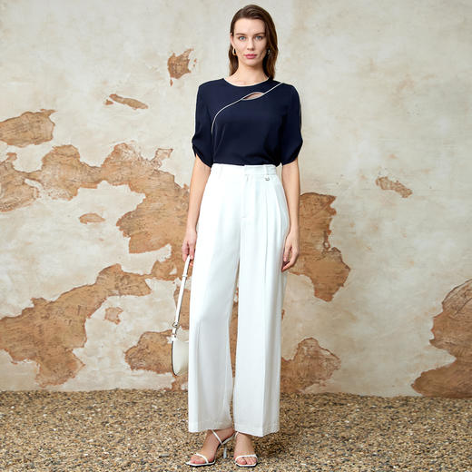 EITIE爱特爱夏季新款设计感挖空圆领气质修身显瘦上衣8213907 商品图1