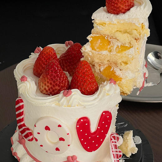 LOVE草莓蛋糕（4英寸） 商品图1
