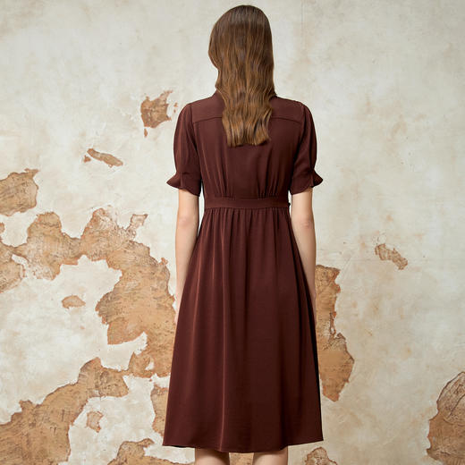 EITIE爱特爱精致通勤气质收腰咖色压褶a字衬衫连衣裙春季新款8107824 商品图4