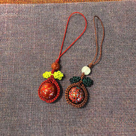 1.5大漆苹果手机挂件（随机）