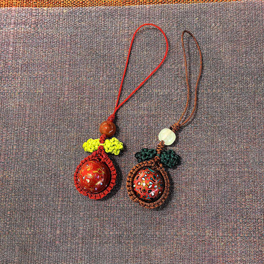 1.5大漆苹果手机挂件（随机） 商品图0