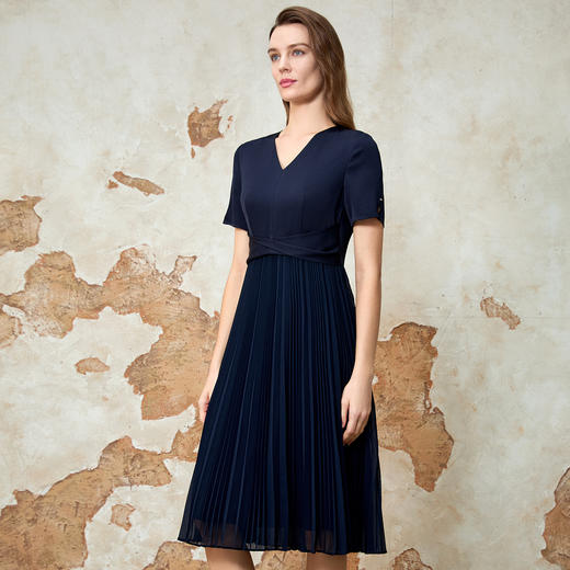 EITIE爱特爱夏季新款法式气质V领收腰显瘦百褶连衣裙8207915 商品图2