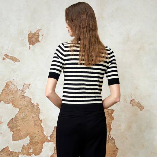 EITIE爱特爱修身显瘦黑白条纹翻领气质百搭针织衫上衣春季新款8101808 商品图4