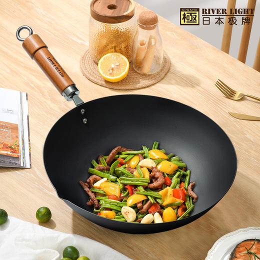 日本极牌进口无涂层炒锅本家铁锅32cm(含锅盖） 商品图0