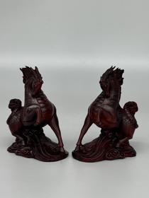龙马小叶紫檀摆件（对）