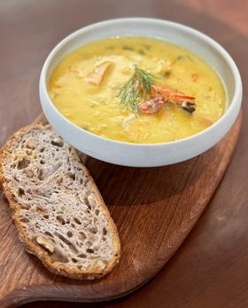 北欧鱼汤配酸面包Nordic fish soup with sourdough bread