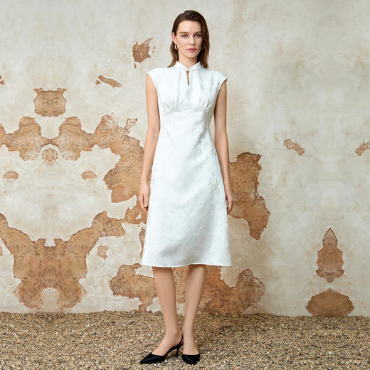 EITIE爱特爱气质新中式立领暗纹收腰显瘦连衣裙春季新款8107828 商品图3