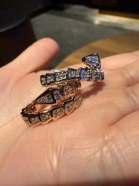 白金色和玫瑰金都超美的蛇头经典满钻款戒指
