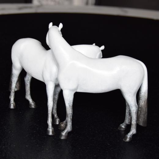 王国强《依-小号》铜雕塑 商品图3