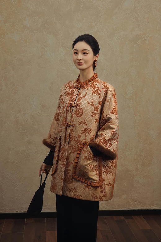 盛唐婧 | 梅竹双清新中式提花绒拼水貂中长款外套 商品图1