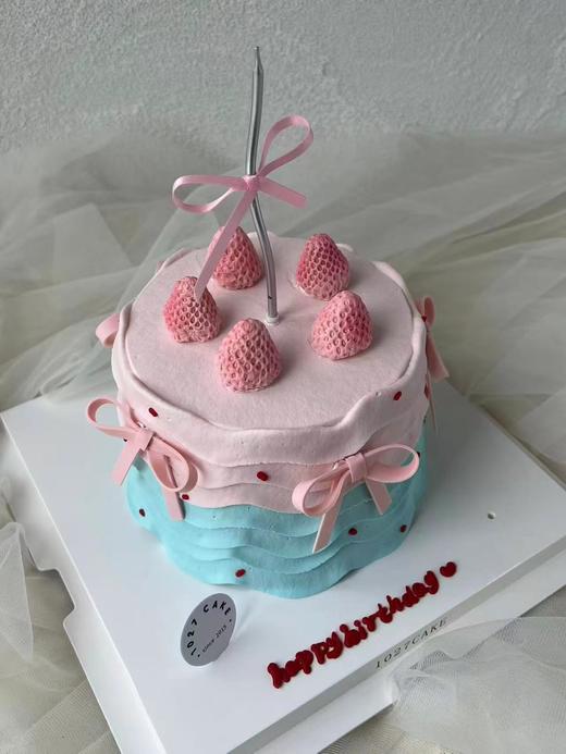 1027CAKE |   蓝粉色 草莓装饰（粉色草莓为巧克力） 商品图3