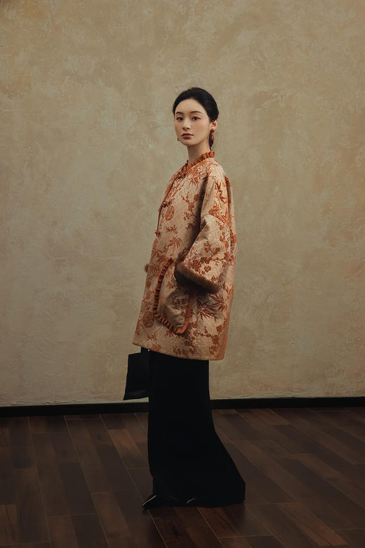 盛唐婧 | 梅竹双清新中式提花绒拼水貂中长款外套 商品图4