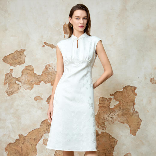 EITIE爱特爱气质新中式立领暗纹收腰显瘦连衣裙春季新款8107828 商品图1