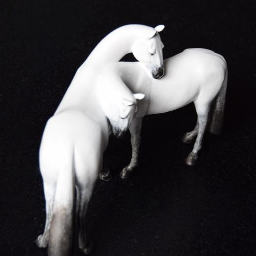 王国强《依-小号》铜雕塑 商品图2