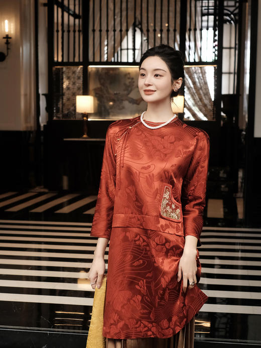 下架|东方境X郭培| 彩缎刺绣新中式长衫-红柿色 商品图0