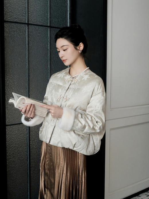 盛唐牡丹 | 蜜合杏真丝水貂毛羽绒服 商品图1