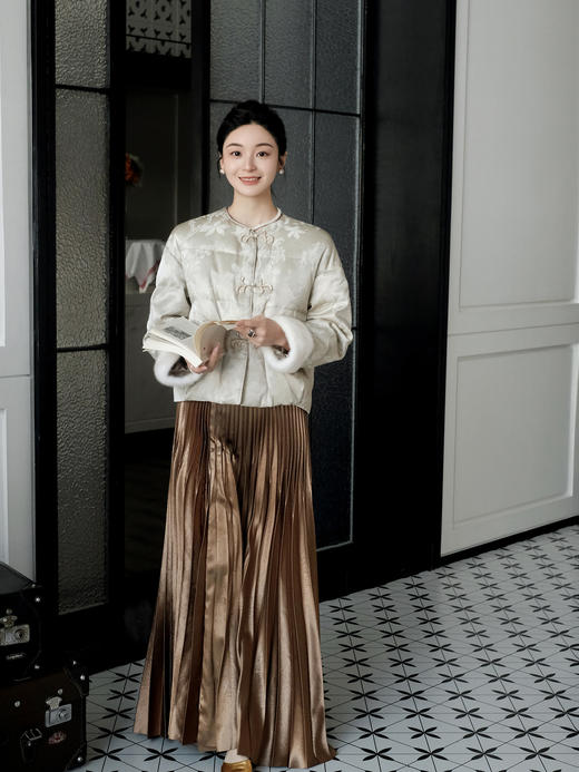 盛唐牡丹 | 蜜合杏真丝水貂毛羽绒服 商品图2