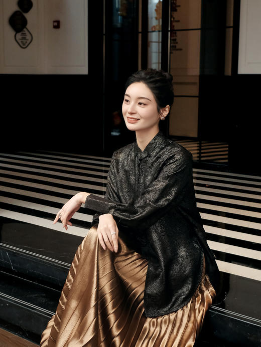 盛唐婧 | 新中式织金真丝百搭时尚款长衬衫-黑色 商品图3