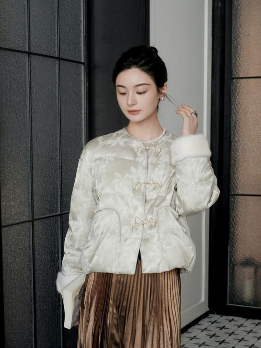 盛唐牡丹 | 蜜合杏真丝水貂毛羽绒服 商品图0