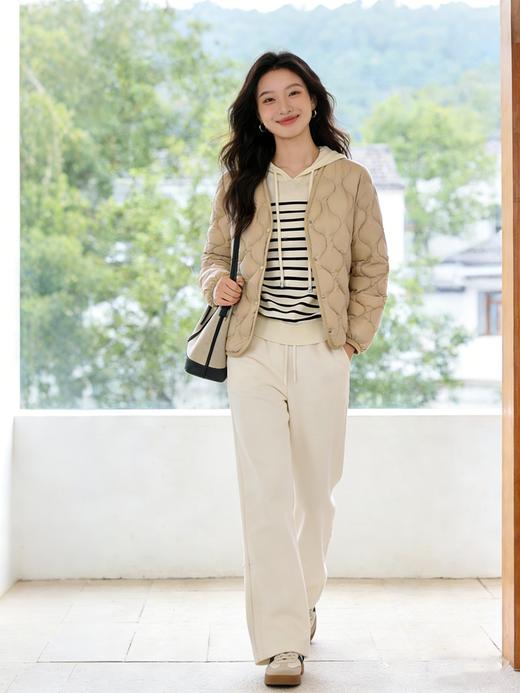 现货 臣禾	菱格纹云朵羽绒服	JZ244070452 商品图11