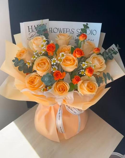 11支香槟玫瑰搭配多头橙芭比【GA】 商品图0