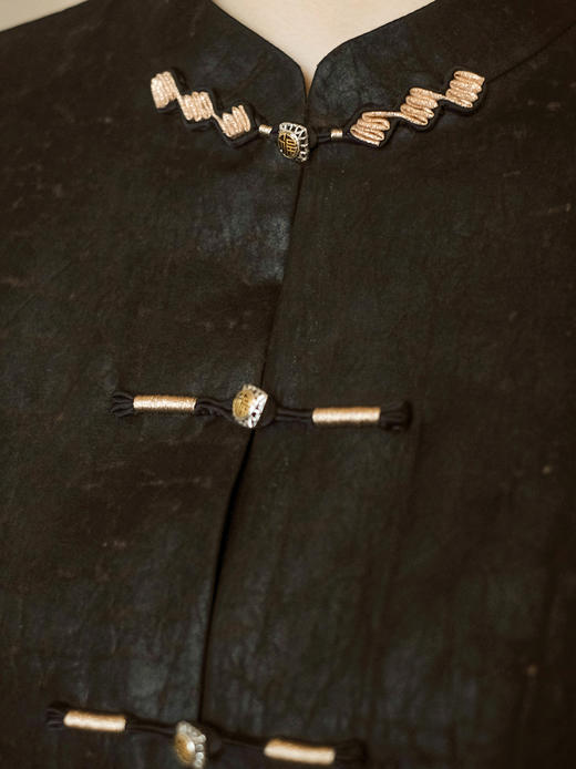 盛唐婧 | 新中式轻奢龟裂纹对襟马甲 商品图2