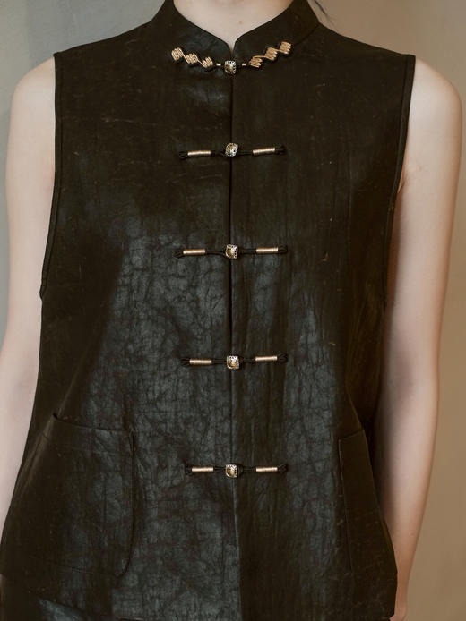 盛唐婧 | 新中式轻奢龟裂纹对襟马甲 商品图1