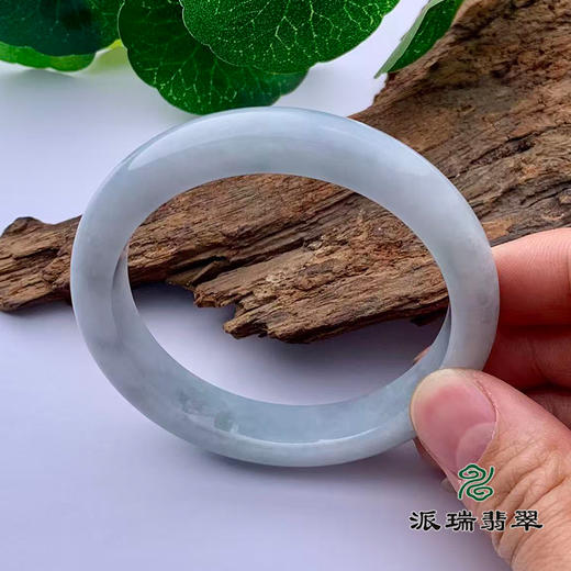 派瑞翡翠 翡翠手镯 糯种 浅绿色 商品图1