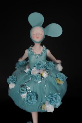 Owen Su《碧蓝花影》然女孩